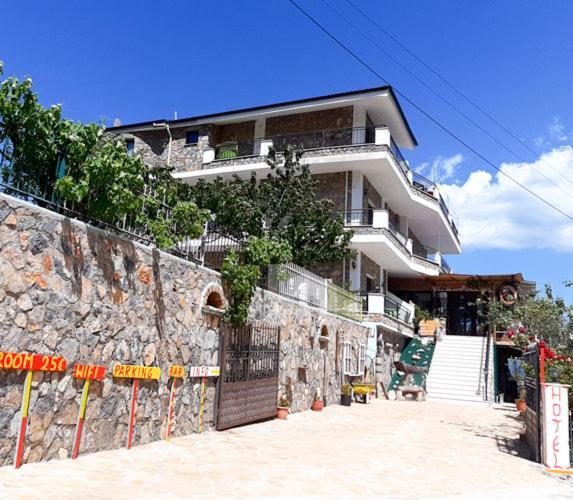 Hotel Villa Stone Dream Bar Restaurant Udenisht Exteriör bild